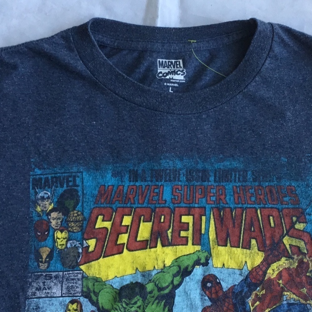 #1IN‎ A TWELVE LIMITED SERIES MARVEL SUPERHERO SECRET WARS TEES SIZE LARGE - Picture 3 of 6